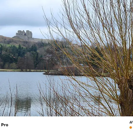 Le Cocon Normand De Jardin Et Son Ecrin De Verdure *