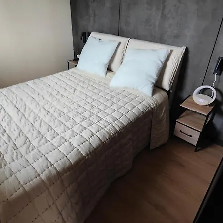 Le Cocon Normand De Jardin Et Son Ecrin De Verdure *