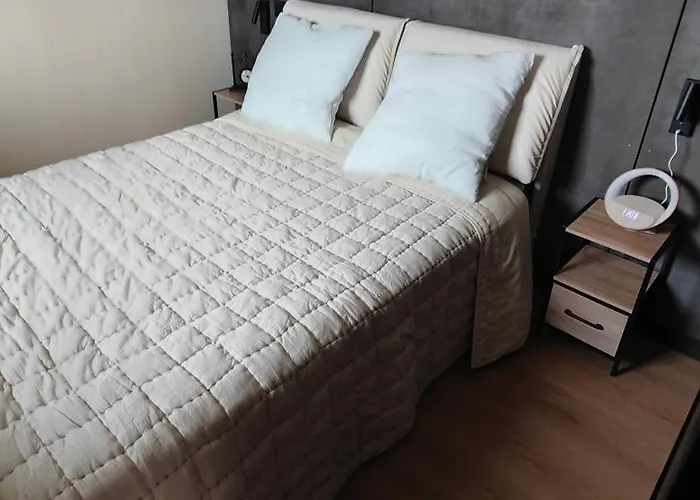 Le Cocon Normand De Jardin Et Son Ecrin De Verdure *