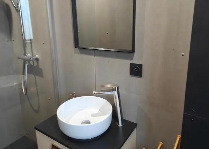 Le Cocon Normand De Jardin Et Son Ecrin De Verdure * Dampierre-Saint-Nicolas